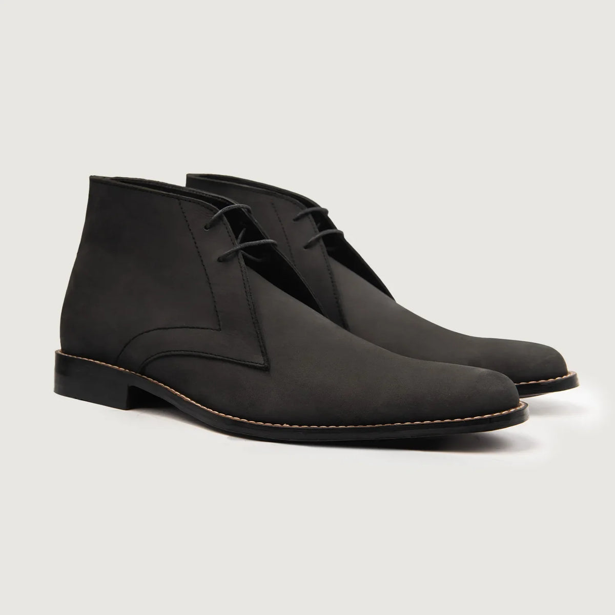 Corry Chukka 经典黑 Nubuck 真皮工装靴马丁靴 男士 For Men 经典黑色头层牛皮 - 侧面轮廓视角 | 官方商城选购
