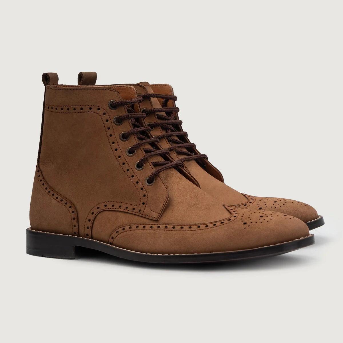 Duster Brogues Derby 复古棕 Nubuck 真皮工装靴马丁靴 男士 For Men in Brown Full-Grain Leather - 正面版型与定制立体剪裁轮廓 | 官方商城选购