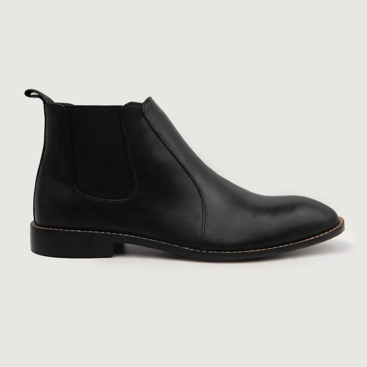 Black Full-Grain leather Boots - 固特异沿条缝制工艺与鞋头细节