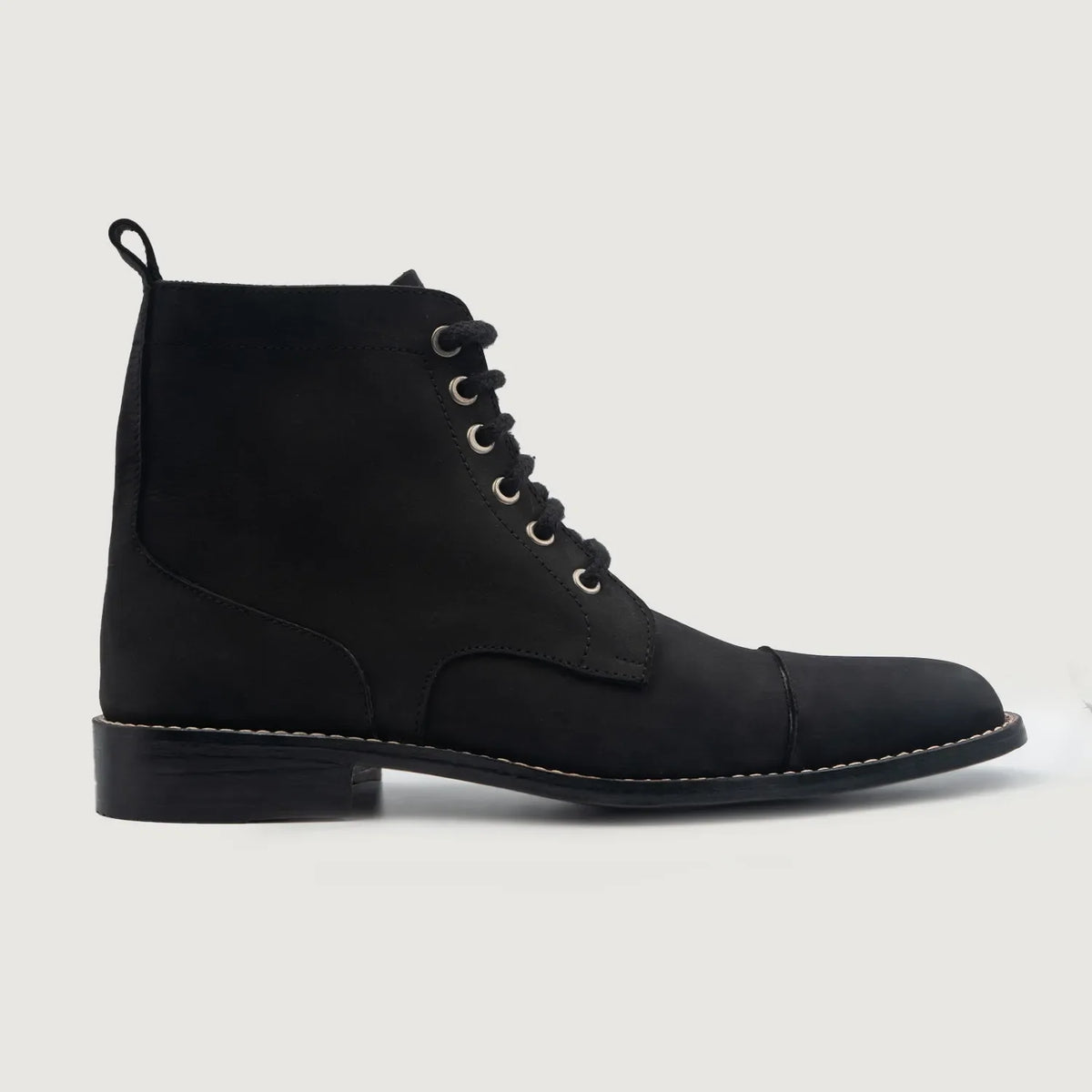 Black Full-Grain leather Boots - 固特异沿条缝制工艺与鞋头细节