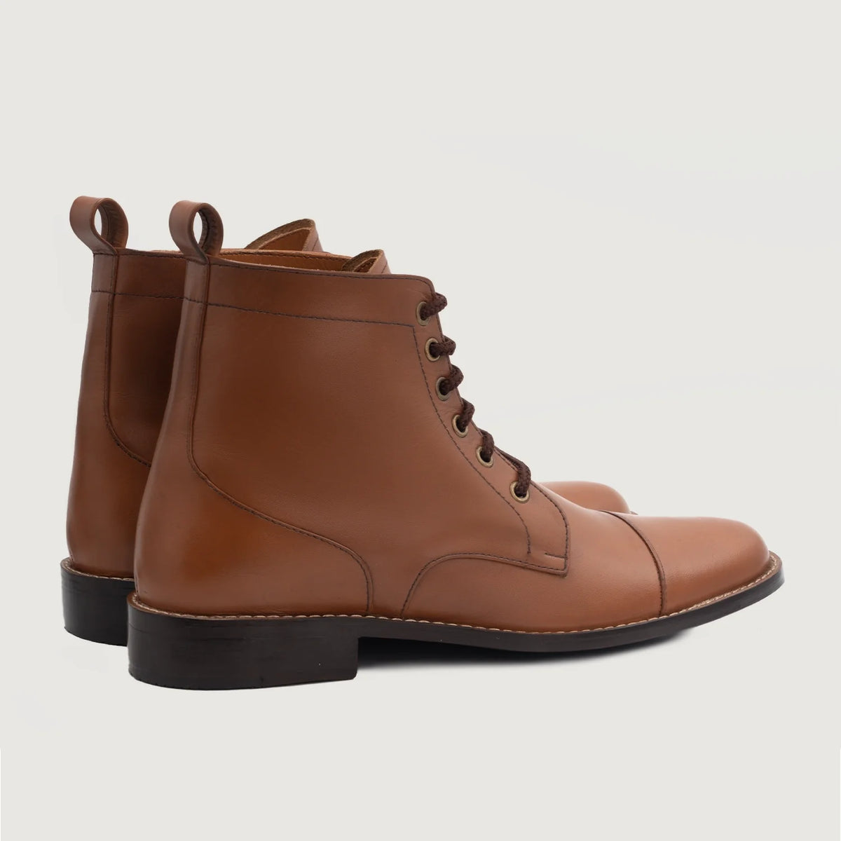 Knight Derby 浅棕褐色 真皮工装靴马丁靴 男士 For Men - 加固鞋跟护壁与高密度双排走线细节