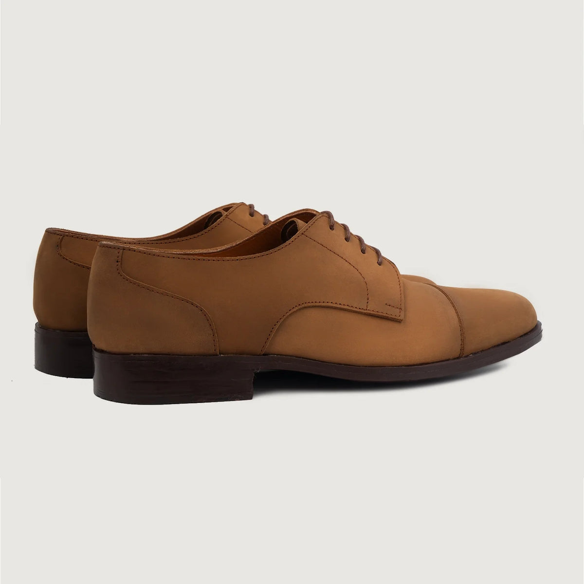 High-Traction Rubber Outsole & Lug Tread Pattern on Attorney Derby 复古棕 Nubuck 真皮皮鞋 男士 For Men