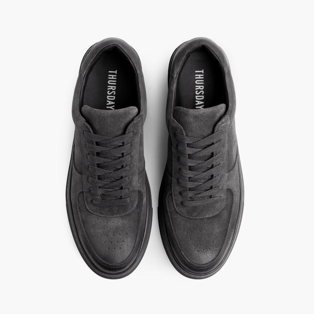 Authentic Full-Grain Leather Grain Depth & Pull-Up Patina Texture Detail