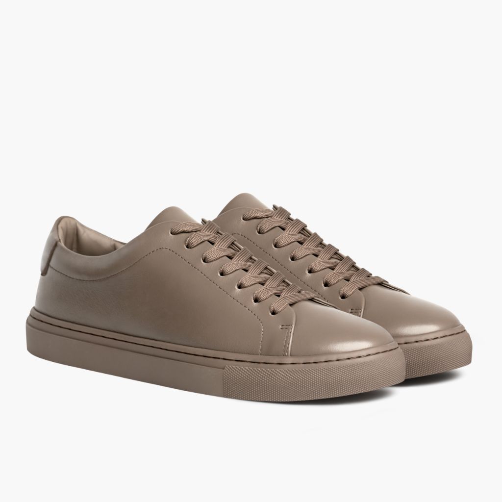 Encore Taupe 真皮休闲板鞋运动鞋 男士 in Classic Full-Grain Leather - 侧面轮廓视角 | 官方商城选购