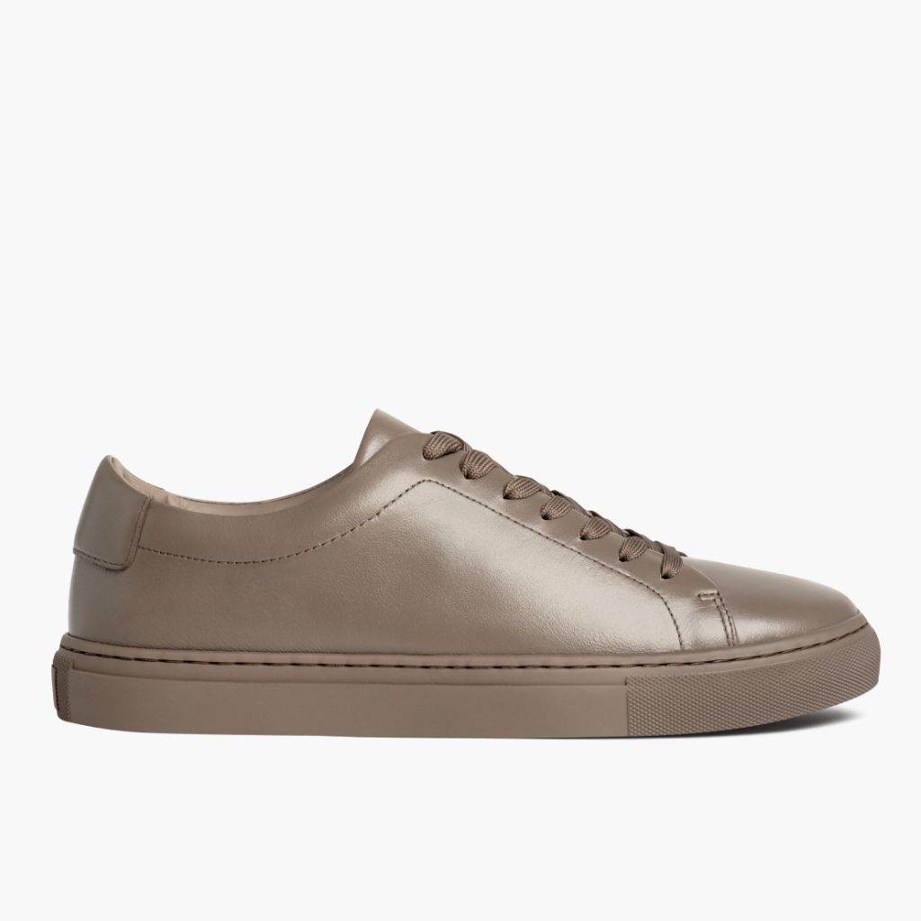 Classic Full-Grain leather Sneakers - 固特异沿条缝制工艺与鞋头细节