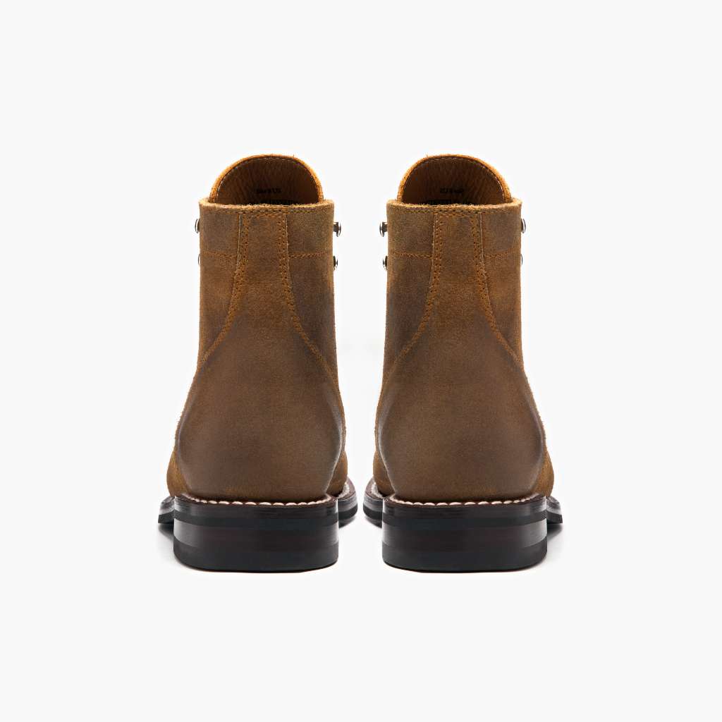 High-Traction Rubber Outsole & Lug Tread Pattern on Captain Safari 真皮工装靴马丁靴 男士