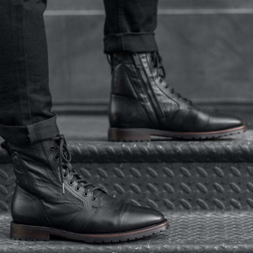Tailored Rib Cuffs & Hem Craftsmanship Construction Detail on Casa Moto 经典黑 真皮工装靴马丁靴 男士