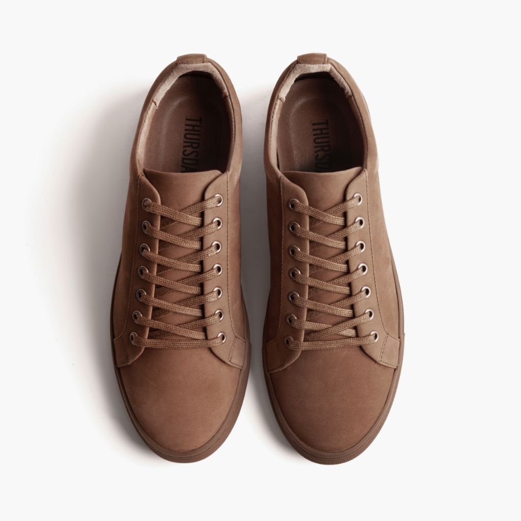 Premier Low Top Pebble 真皮休闲板鞋运动鞋 男士 For Men - 加固鞋跟护壁与高密度双排走线细节