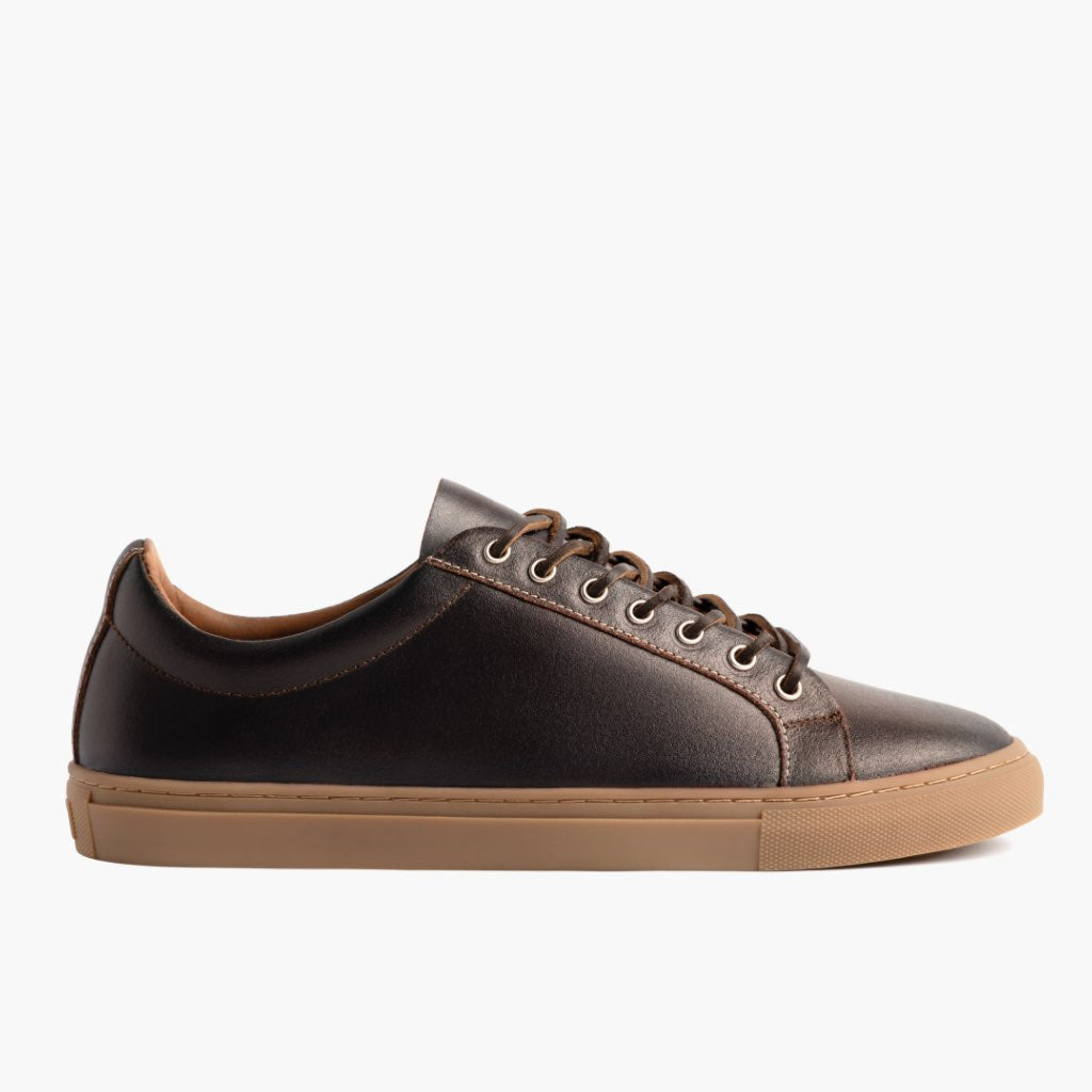Classic Full-Grain leather Sneakers - 固特异沿条缝制工艺与鞋头细节