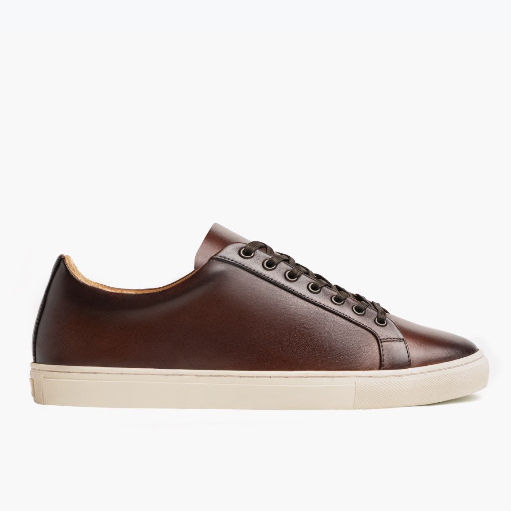 Classic Full-Grain leather Sneakers - 固特异沿条缝制工艺与鞋头细节