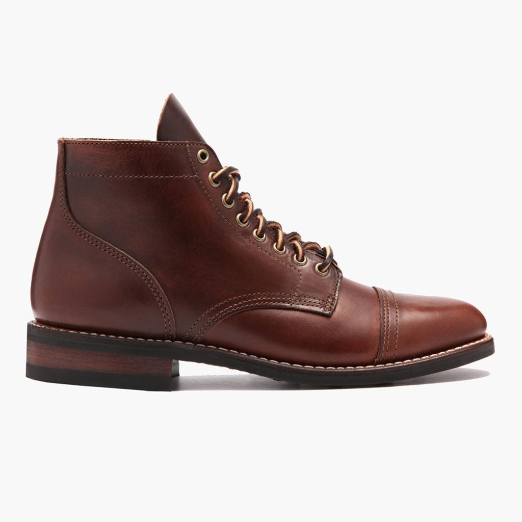 Classic Full-Grain leather Boots - 固特异沿条缝制工艺与鞋头细节