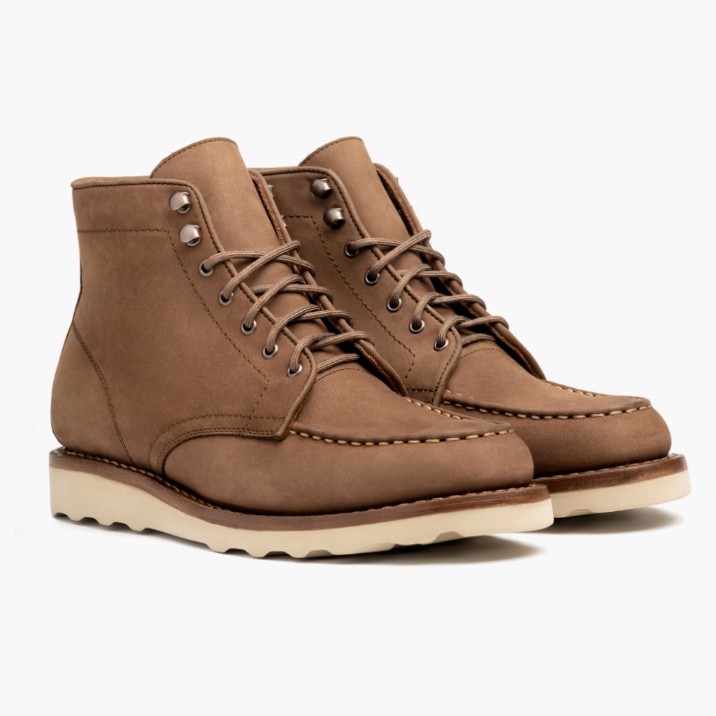 Classic Full-Grain leather Boots - 固特异沿条缝制工艺与鞋头细节