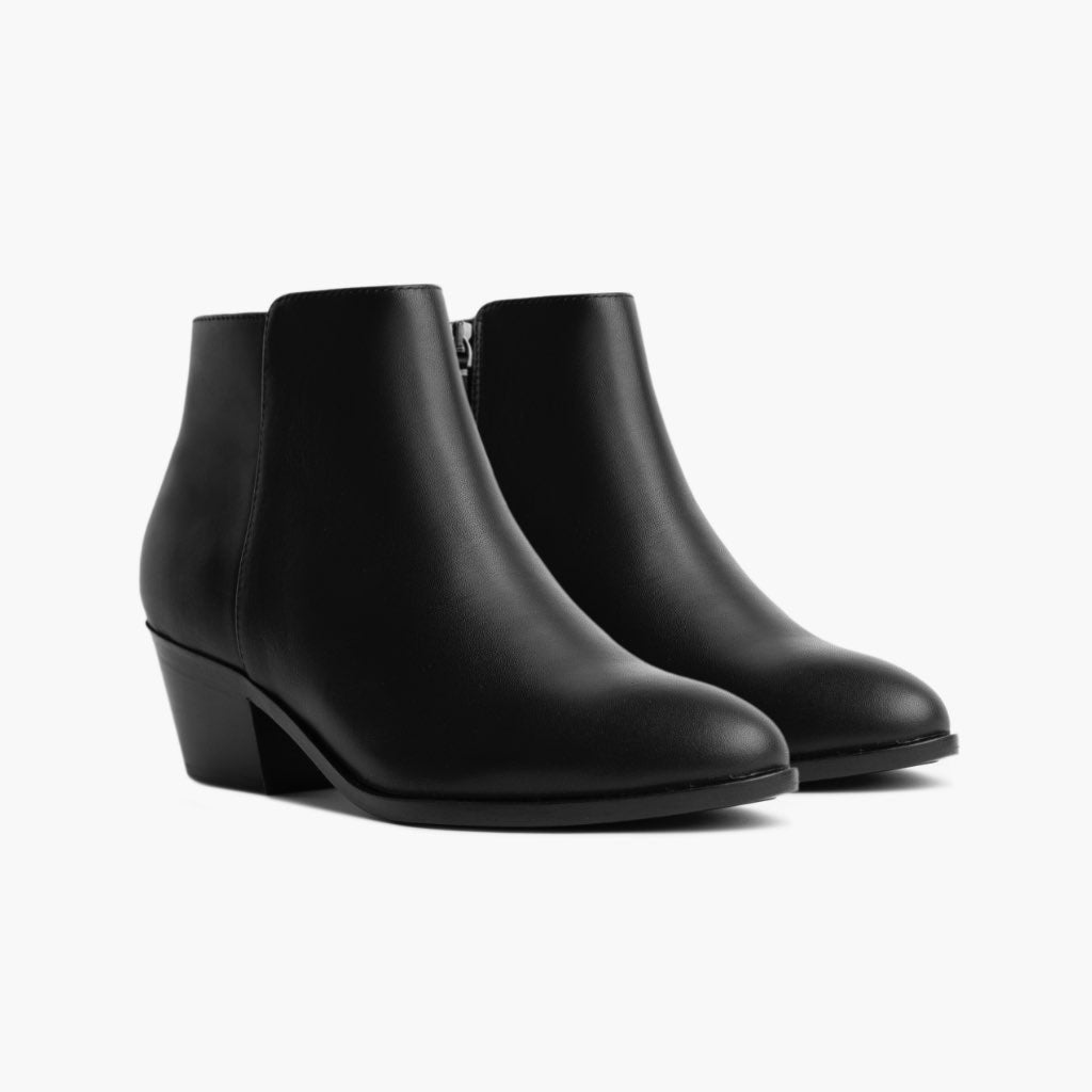 Black Full-Grain leather Boots - 固特异沿条缝制工艺与鞋头细节