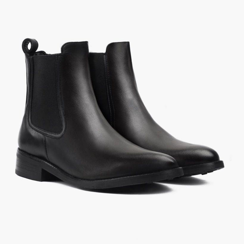 Black Full-Grain leather Boots - Goodyear Welt Construction & Front Toe Box Detail