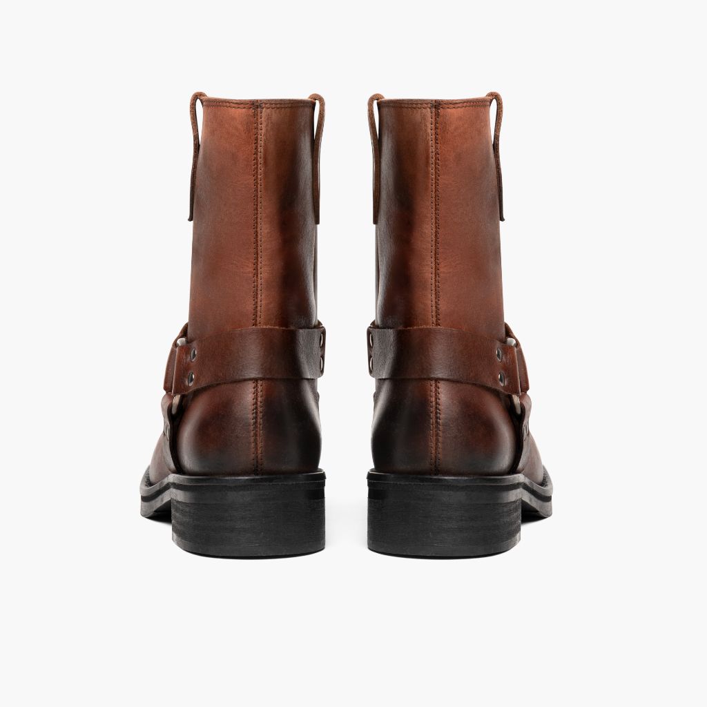 High-Traction Rubber Outsole & Lug Tread Pattern on Outlaw Rust 复古棕 真皮工装靴马丁靴 女士