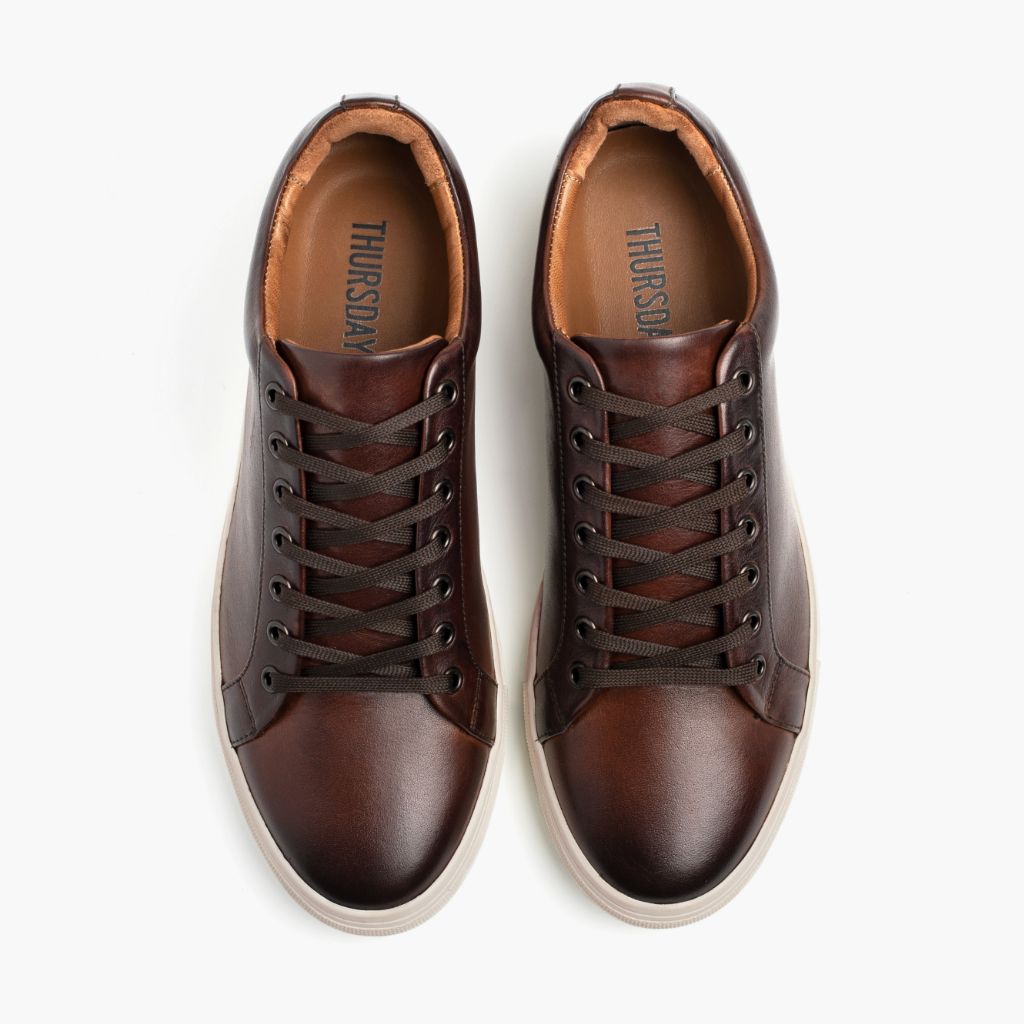 Premier Low Top Coffee 真皮休闲板鞋运动鞋 男士 For Men - 加固鞋跟护壁与高密度双排走线细节