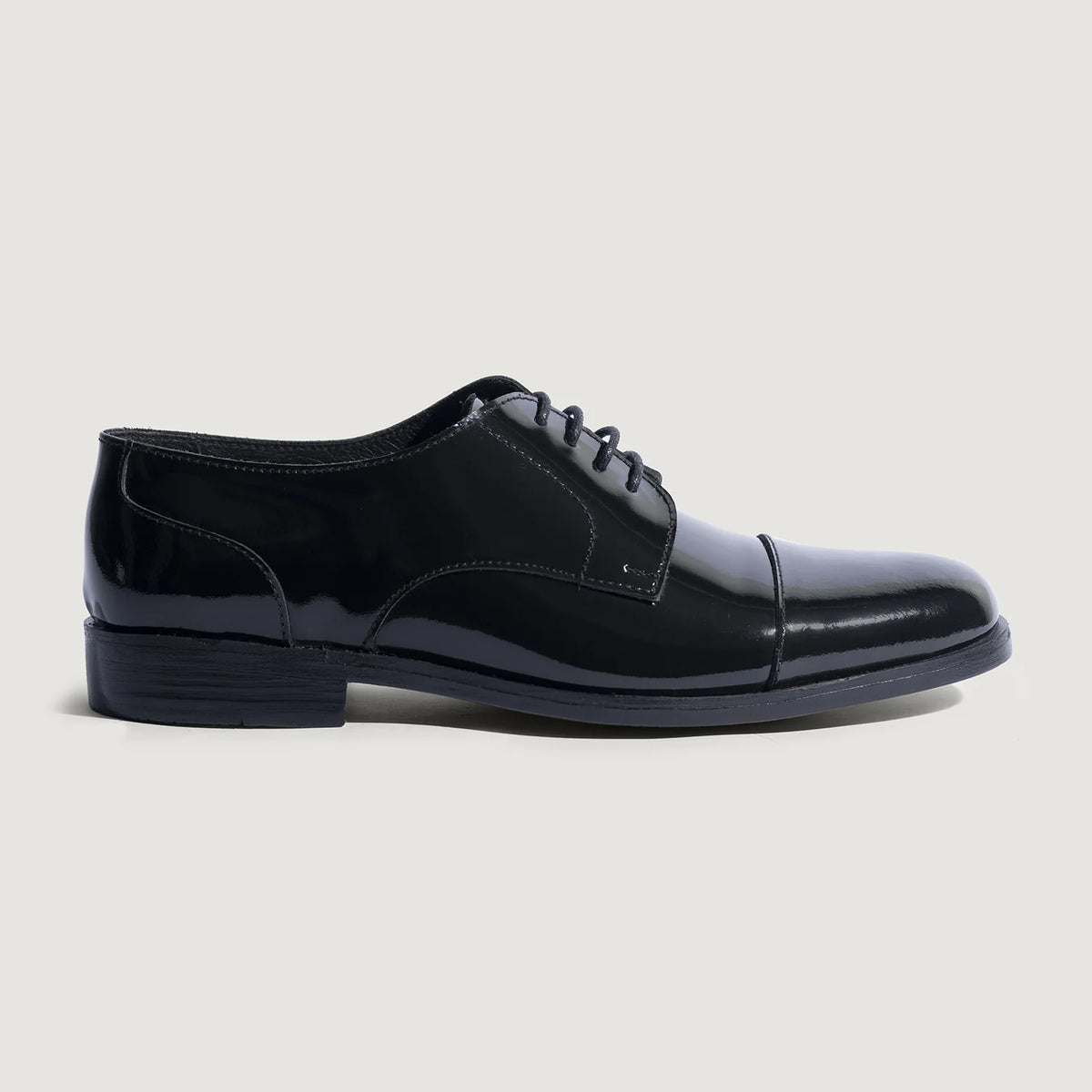 Patent Black Full-Grain leather Shoes - 固特异沿条缝制工艺与鞋头细节