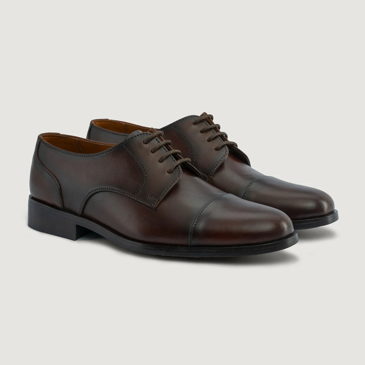 Attorney Derby Burnished 复古棕 真皮皮鞋 男士 For Men in Burnished Brown Full-Grain Leather - 侧面轮廓视角 | 官方商城选购