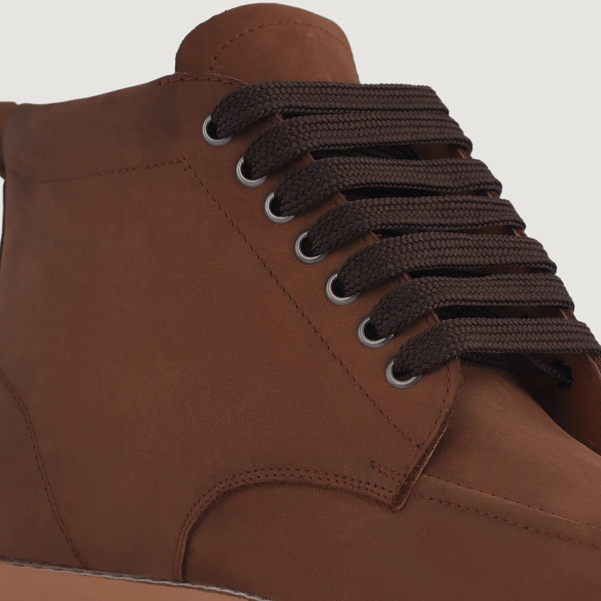 High-Traction Rubber Outsole & Lug Tread Pattern on Bearman Moc Toe Pull-up 复古棕 真皮工装靴马丁靴 男士