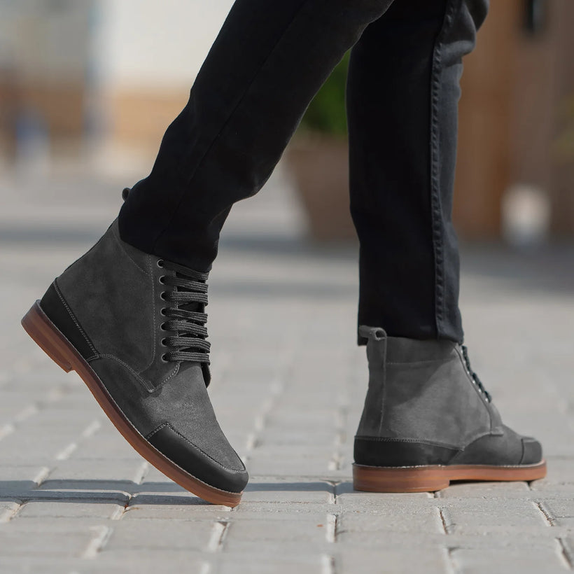 Carnell Moc Toe Grey Suede Boots 男士