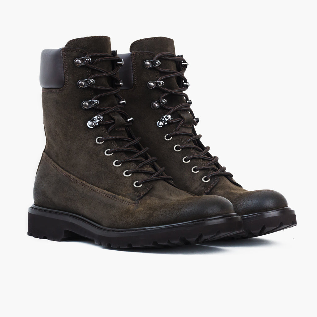 Explorer Dark Olive Suede 真皮工装靴马丁靴 男士 in Olive Goatskin Suede - 侧面轮廓视角 | 官方商城选购