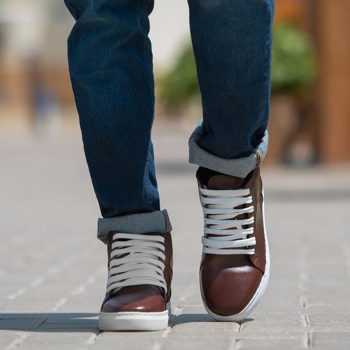 Maroon Full-Grain leather Sneakers - 固特异沿条缝制工艺与鞋头细节