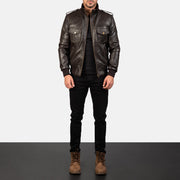 Men's Agent Shadow 棕色 真皮飞行员夹克 男士 - Lateral Side Profile View Showing Sleeve Cut &amp; Athletic Taper Fit