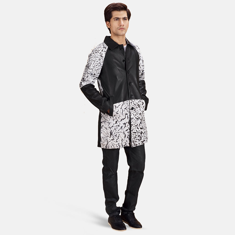Men's Artistry 黑色 Dye 真皮大衣 男士 - Lateral Side Profile View Showing Sleeve Cut &amp; Athletic Taper Fit