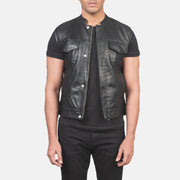 
Atlas Moto 经典黑 真皮马甲 男士 in Black Sheepskin Leather - 正面版型与定制立体剪裁轮廓 | 官方商城选购
