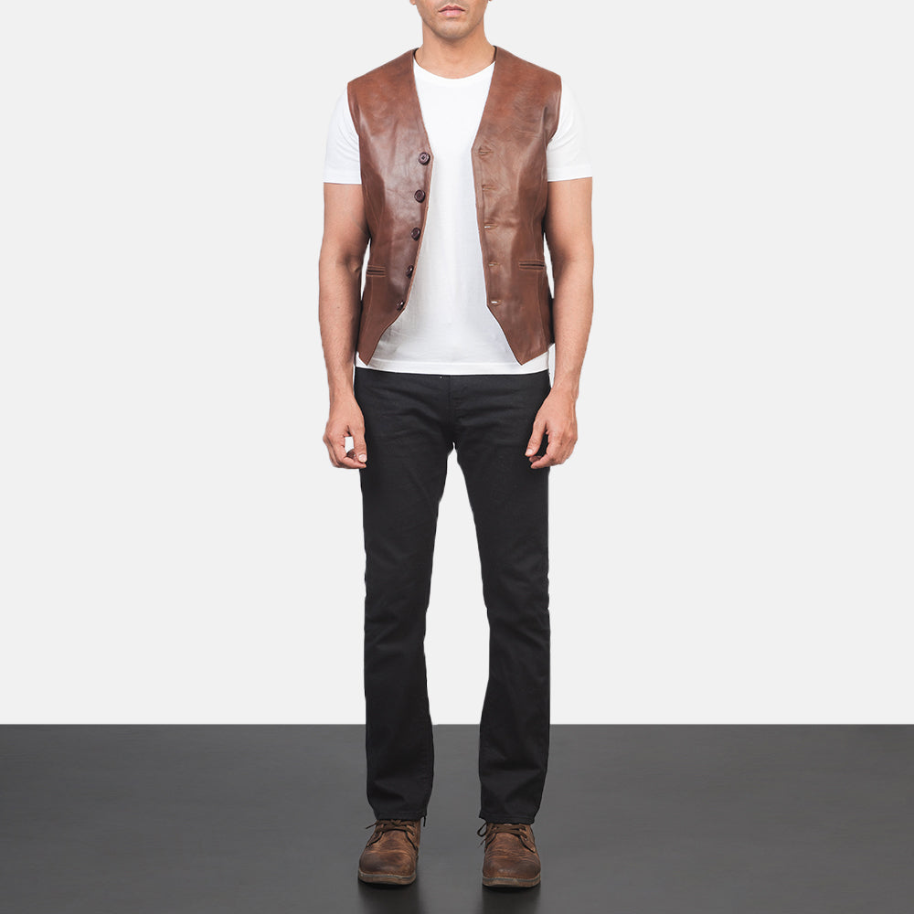Men's Auden 棕色 真皮马甲 男士 - Lateral Side Profile View Showing Sleeve Cut &amp; Athletic Taper Fit