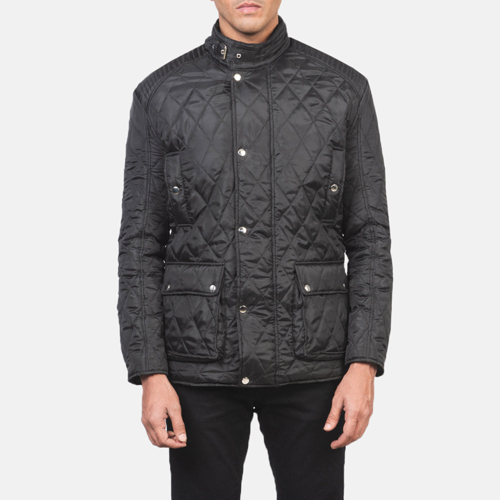 Close-Up Detail of Belted Band &amp; Button Hardware on Men's Barry Quilted 黑色 Windbreaker 真皮夹克 男士