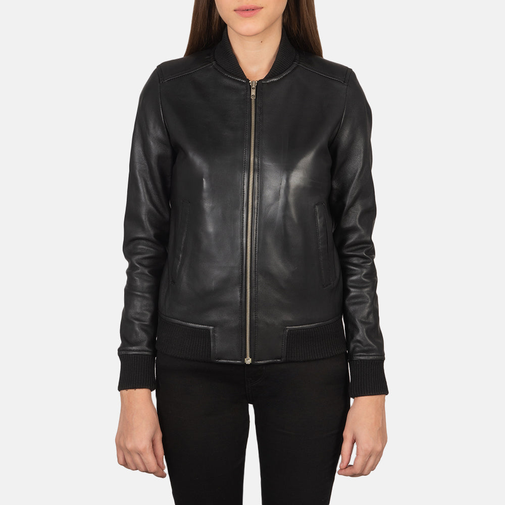 Close-Up Detail of Varsity - Rib Knit &amp; Zipper with Wind Flap Hardware on Women's Bliss 黑色 真皮飞行员夹克 女士