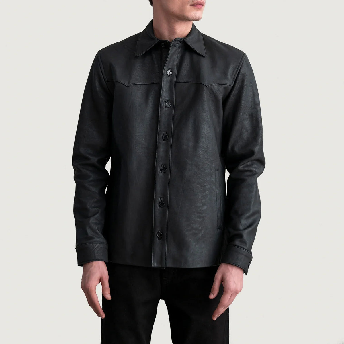Bronco Tumbled 黑色 Leather Shirt 男士 - Lateral Side Profile View Showing Sleeve Cut &amp; Athletic Taper Fit