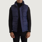 
Bryan 深海蓝 保暖羽绒夹棉马甲 男士 in Blue Full-Grain Leather - 正面版型与定制立体剪裁轮廓 | 官方商城选购