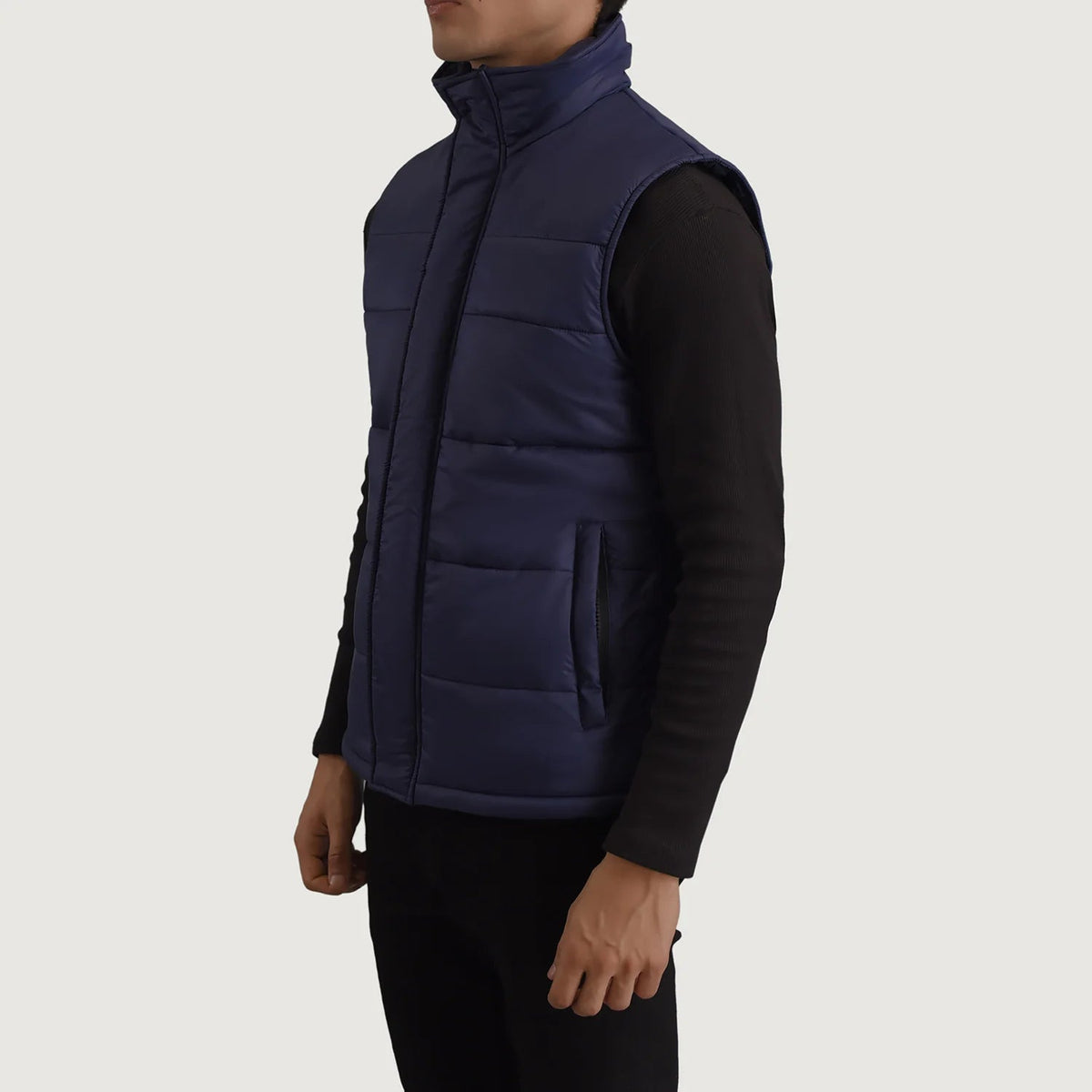 
Blue Full-Grain leather Vest - 展现肩线贴合与利落下摆的背部视角