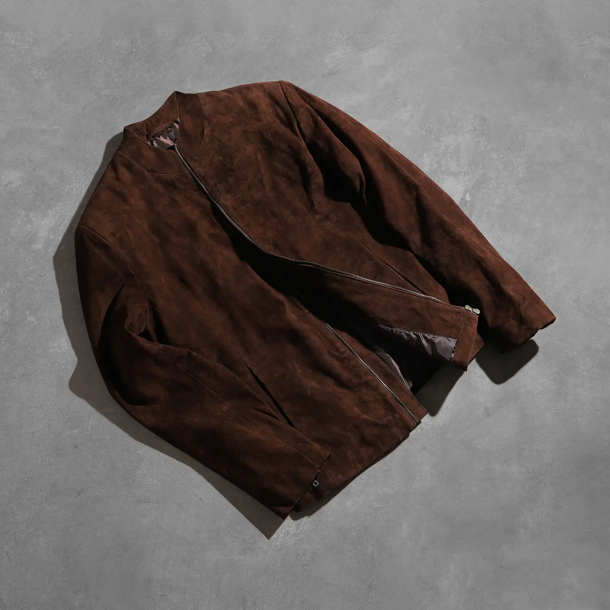 Zipper &amp; Hem Craftsmanship Construction Detail on Men's Charcoal Mocha Suede 真皮机车夹克 男士