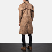 
Classic 复古棕 Leather Duster 男士 - 展现立体袖型与合身版型的侧身视角
