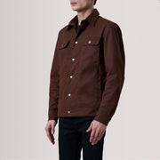 
Colberto 复古棕 Waxed Canvas Trucker 真皮夹克 男士 For Men - 展现立体袖型与合身版型的侧身视角