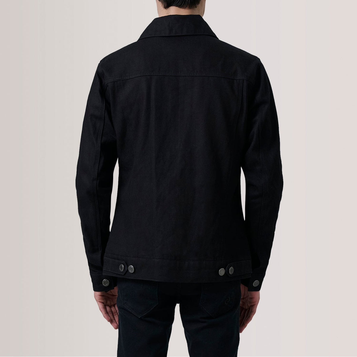 Close-Up Detail of Classic Collar &amp; Heavy-Duty Zipper Hardware on Conard 黑色 Denim Trucker 真皮夹克 男士 For Men