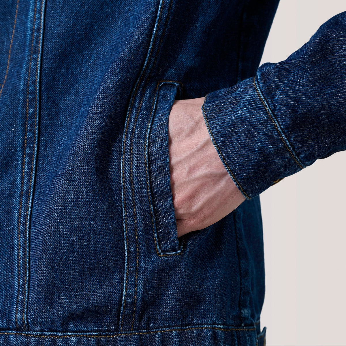 
内衬展示 Showing Quilted Viscose Lining & 内部双侧实用暗袋