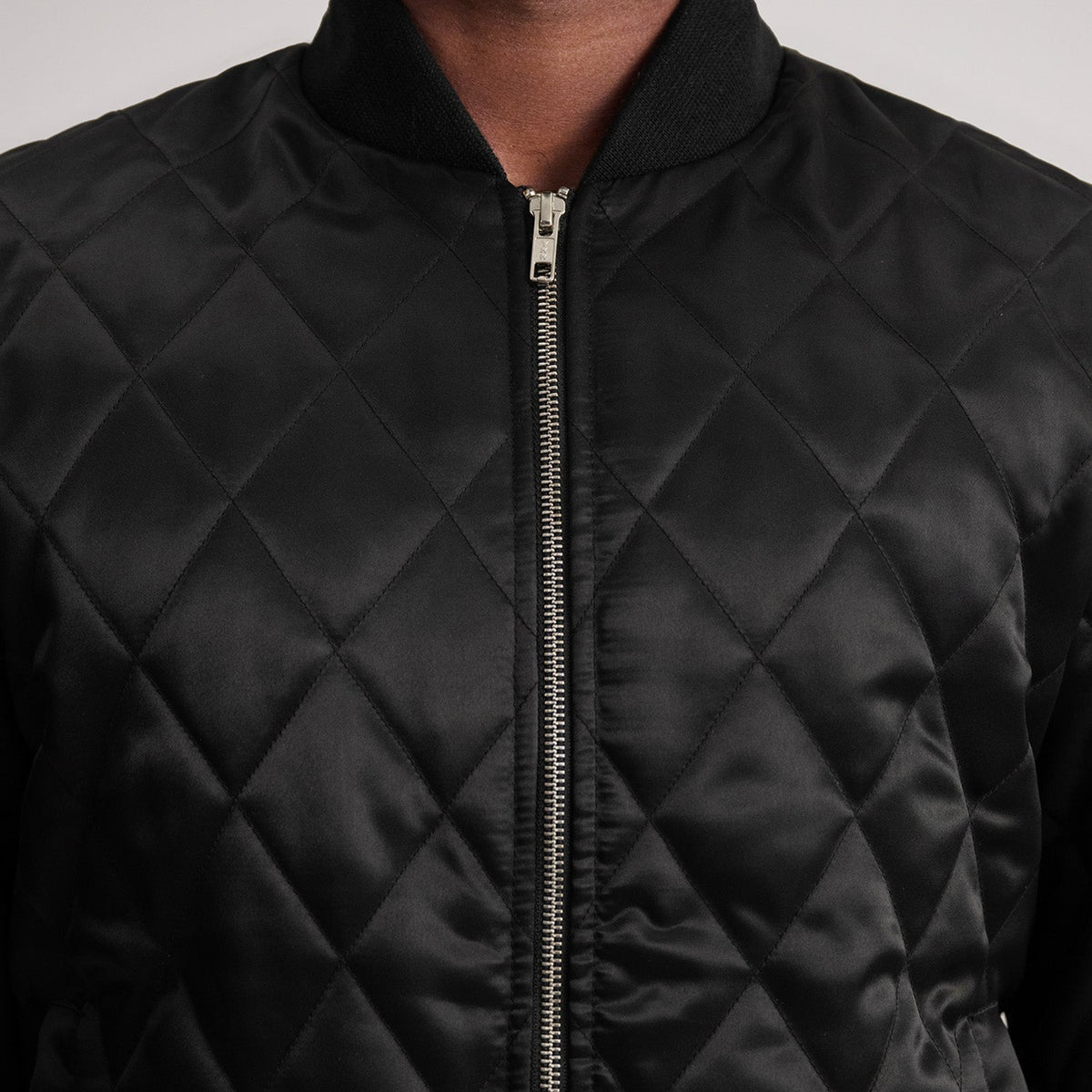 
内衬展示 Showing Polyester Lining & 内部双侧实用暗袋
