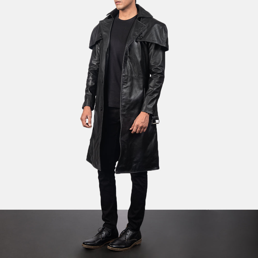 Men's Deux 黑色 Leather Duster 男士 - Lateral Side Profile View Showing Sleeve Cut &amp; Athletic Taper Fit