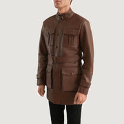 
Brown Cowhide leather Jacket - 展现肩线贴合与利落下摆的背部视角