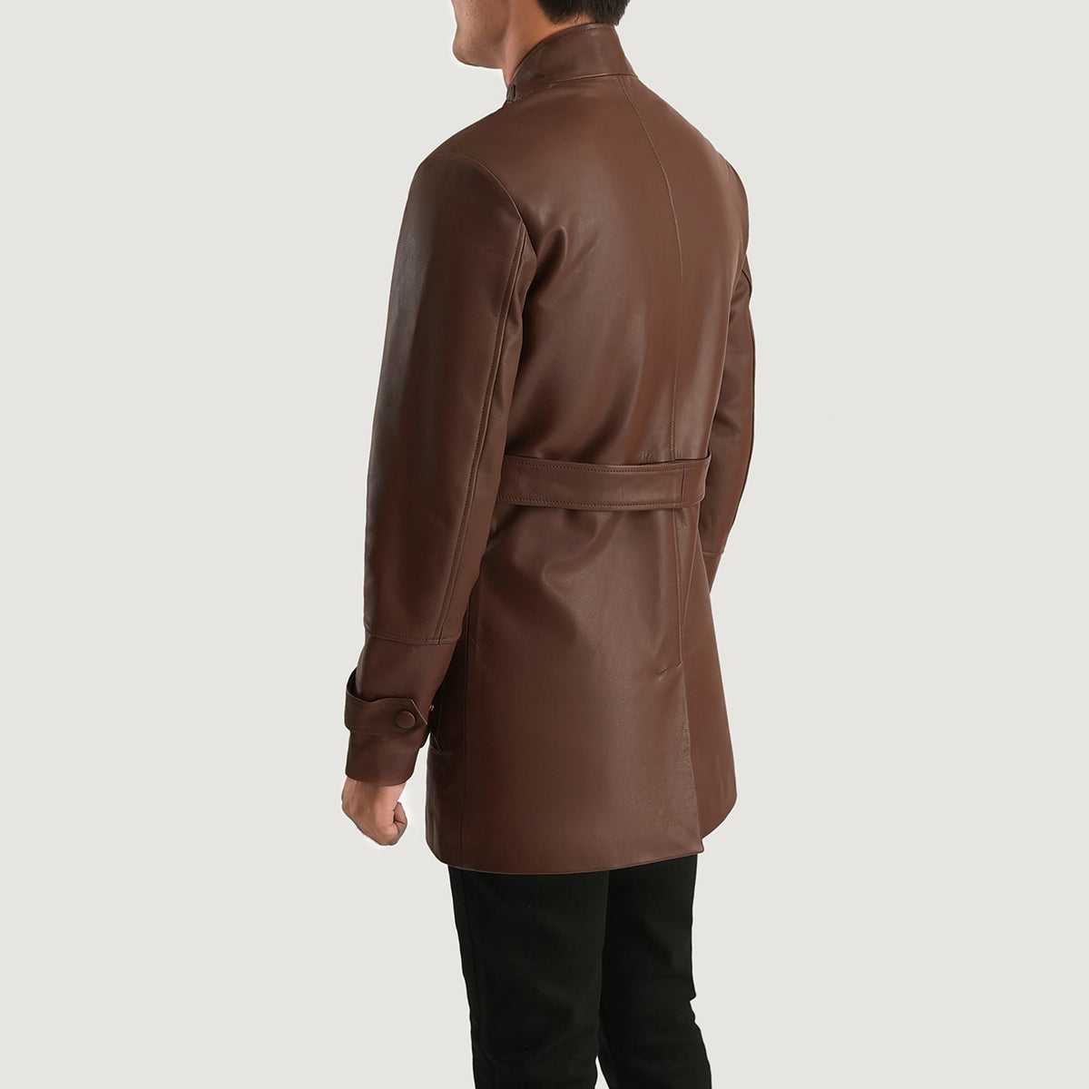 
细节特写 of High neck with Belt & Snap button Hardware on Dolf 复古棕 真皮夹克 男士