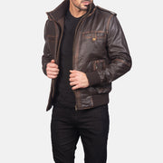 
Brown Goatskin Leather Bomber Jacket - 展现肩线贴合与利落下摆的背部视角