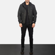 
Hanklin Ma-1 Black Hooded Bomber Jacket - 展现立体袖型与合身版型的侧身视角
