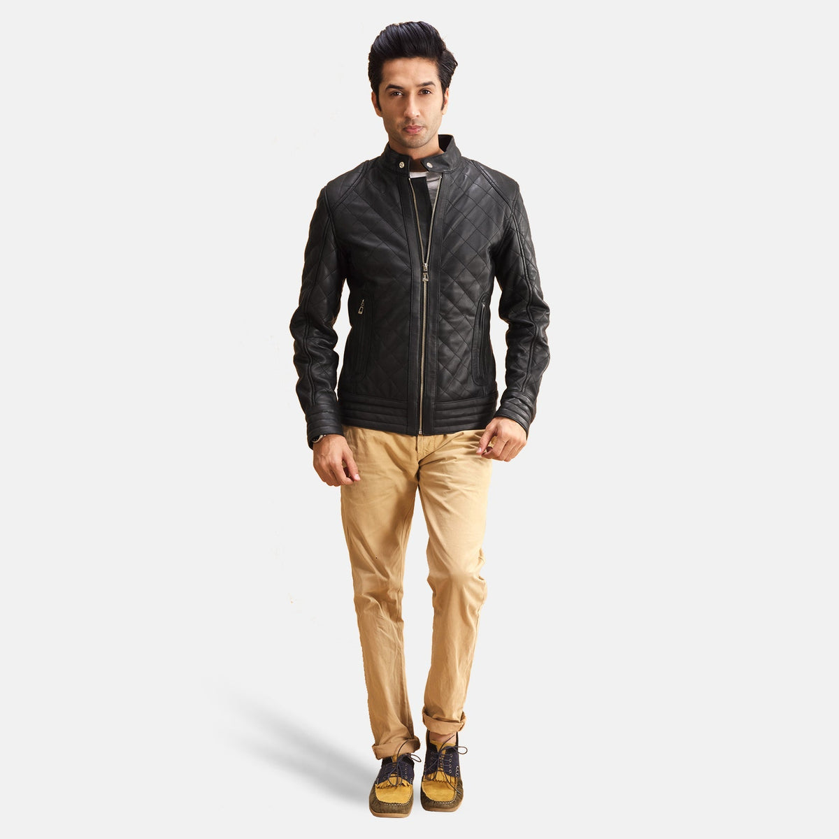 Henry Quilted 黑色 真皮夹克 男士 - Lateral Side Profile View Showing Sleeve Cut &amp; Athletic Taper Fit