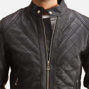 Close-Up Detail of Band with Snap Button &amp; Zipper Hardware on Henry Quilted 黑色 真皮夹克 男士
