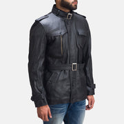 
Black Sheepskin leather Coat - 展现肩线贴合与利落下摆的背部视角