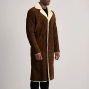 
Brown Goatskin Suede Aviator Jacket - 展现肩线贴合与利落下摆的背部视角